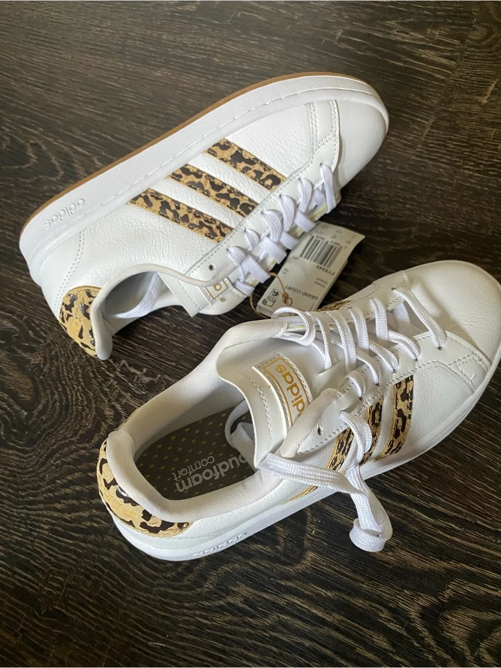 Adidas grand court Women’s Sneakers with leopard stripes, NWT size 6